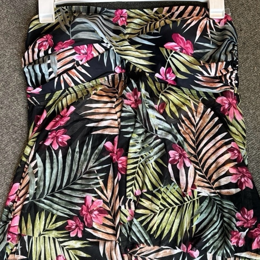COPY - Tropical Floral Strapless swim top separate